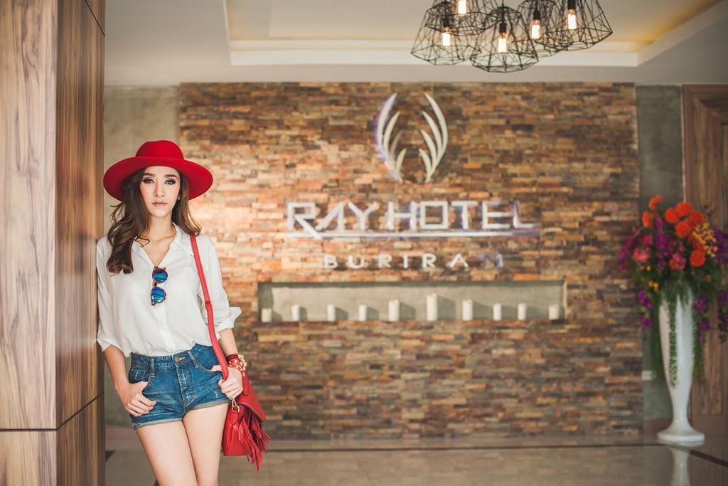 Ray Hotel Buriram Esterno foto